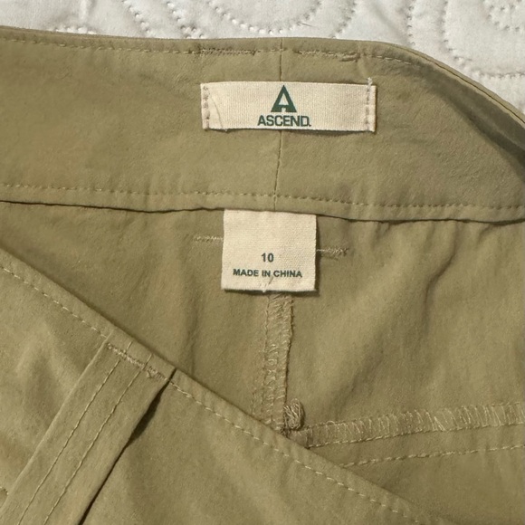 Ascend Khaki Hiking Shorts Size 10 - Picture 7 of 10